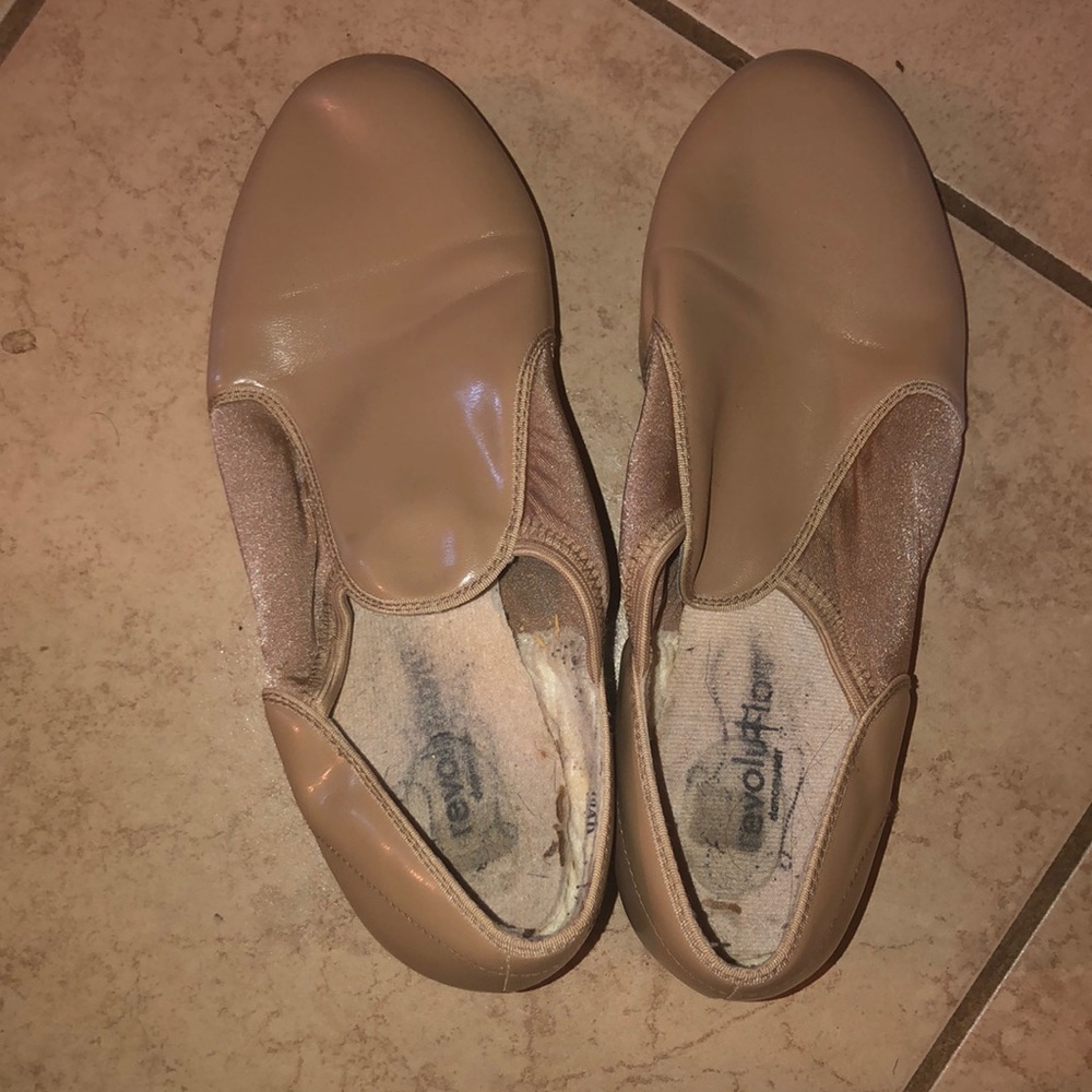 TAP SHOES